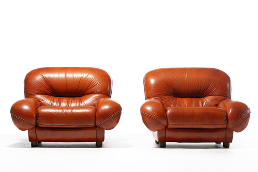 1970s Monumental Italian Boxing Glove Lounge Chairs in Cognac Leather