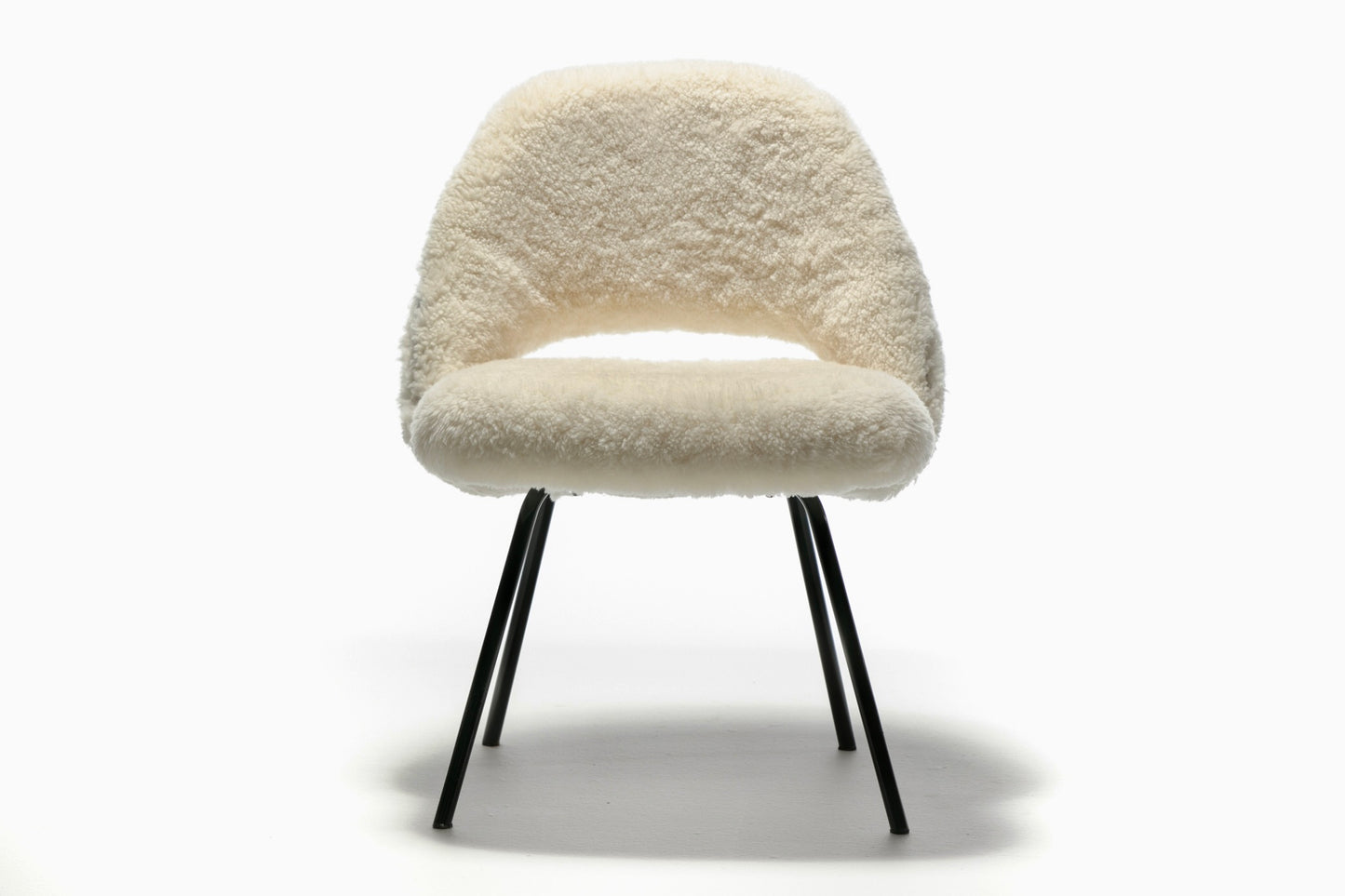 Eero Saarinen for Knoll Executive Side Chair in White Ivory Shearling c. 1950