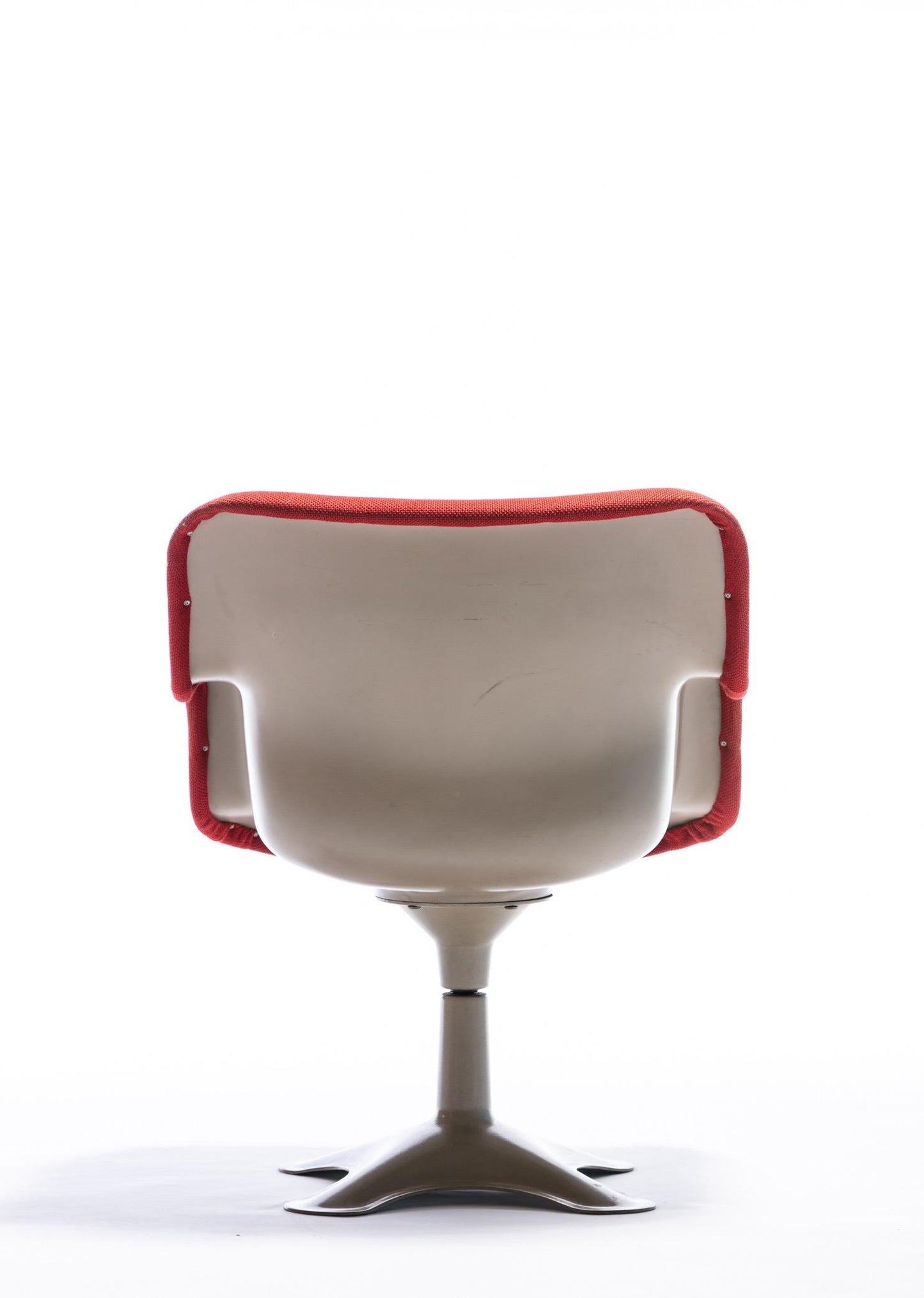 Yrjö Kukkapuro Molded Fiberglass Swivel Armchair