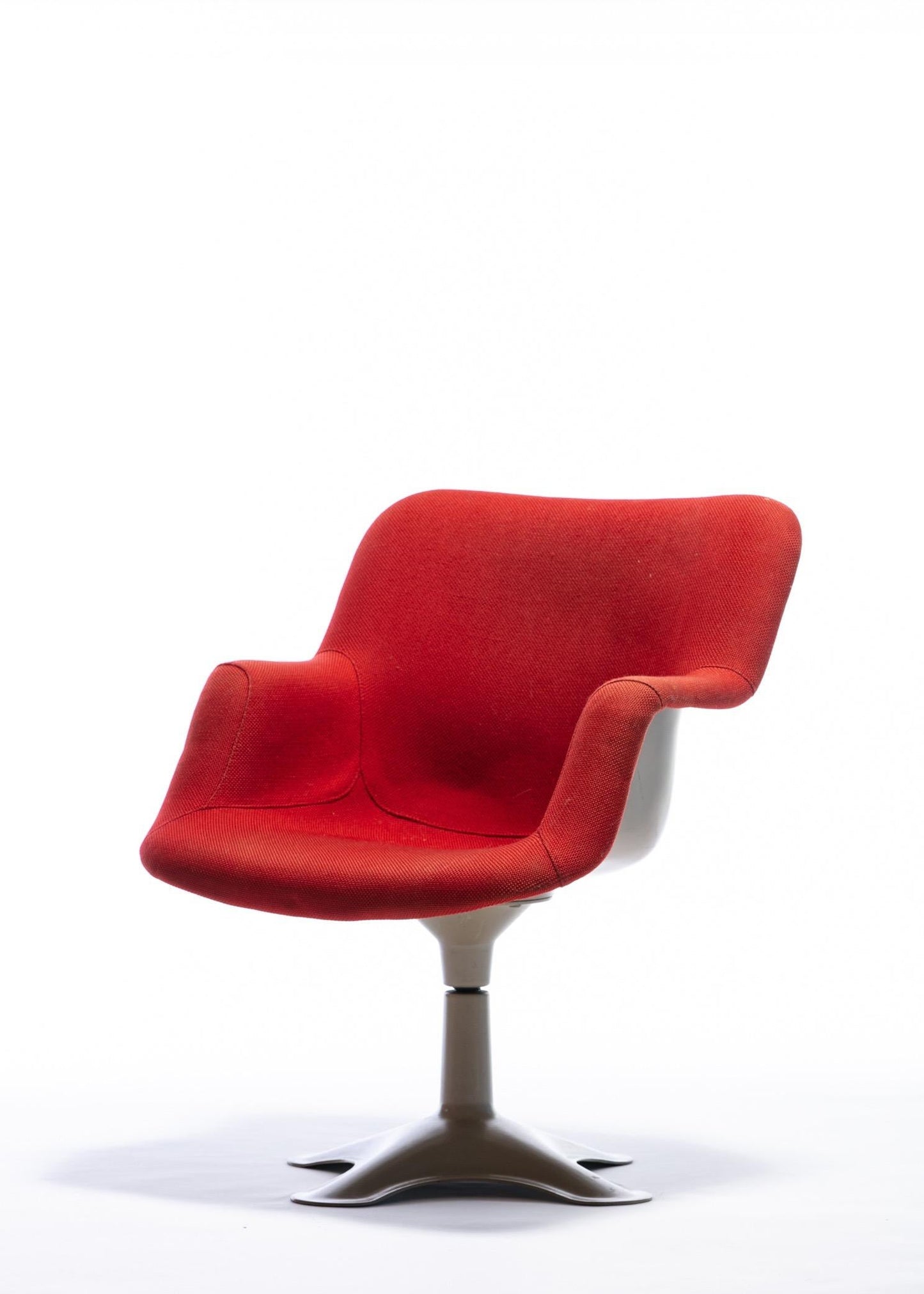 Yrjö Kukkapuro Molded Fiberglass Swivel Armchair