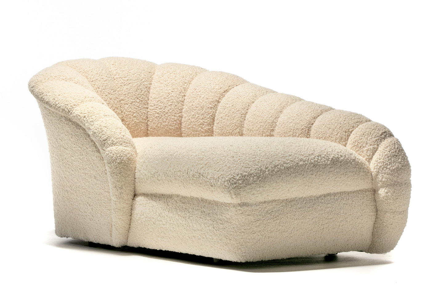 Vladimir Kagan Post Modern Scallop Chaise Lounge in Soft Ivory White Bouclé